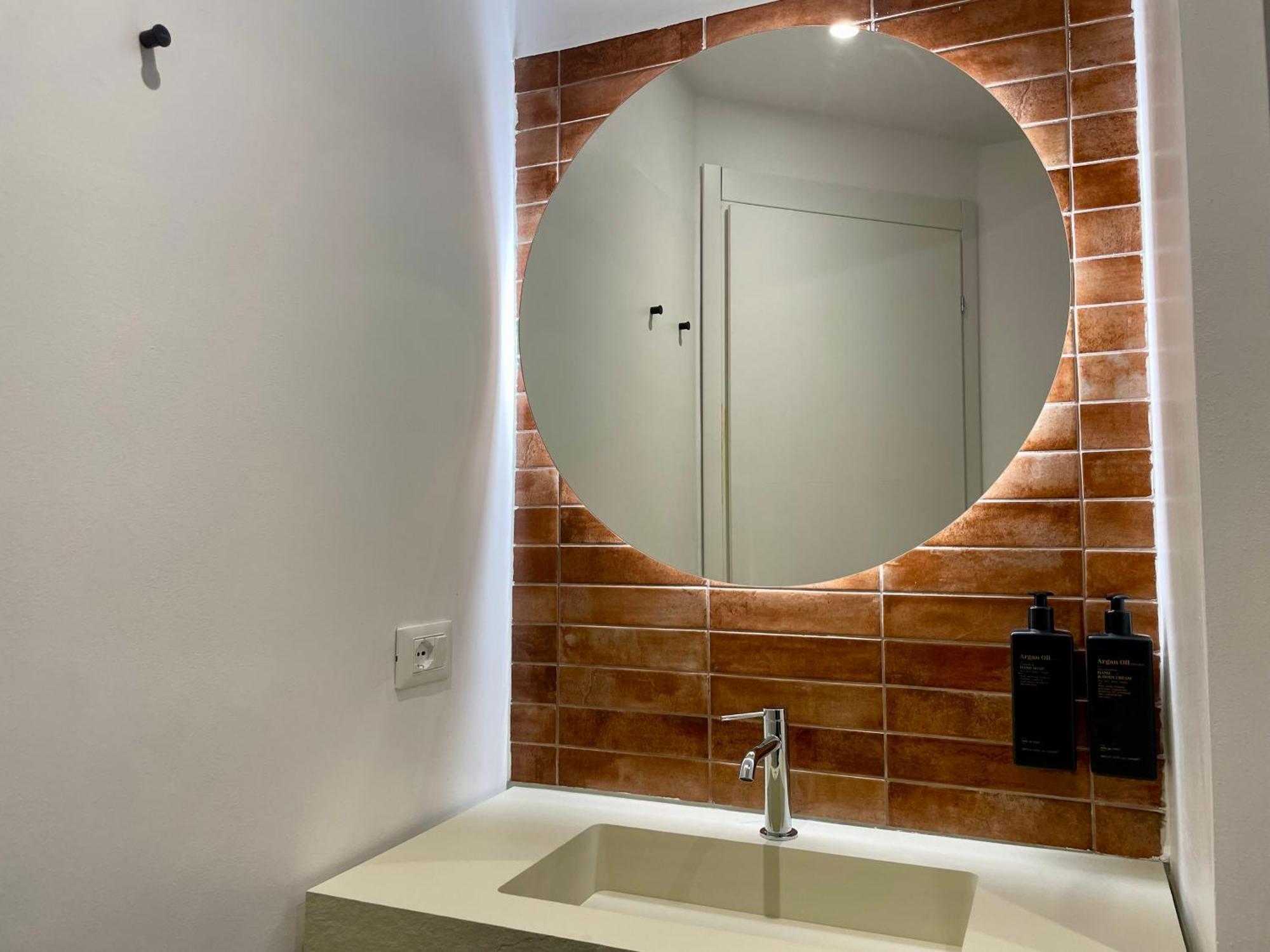 Relstay - Assarotti Suites Janov Exteriér fotografie
