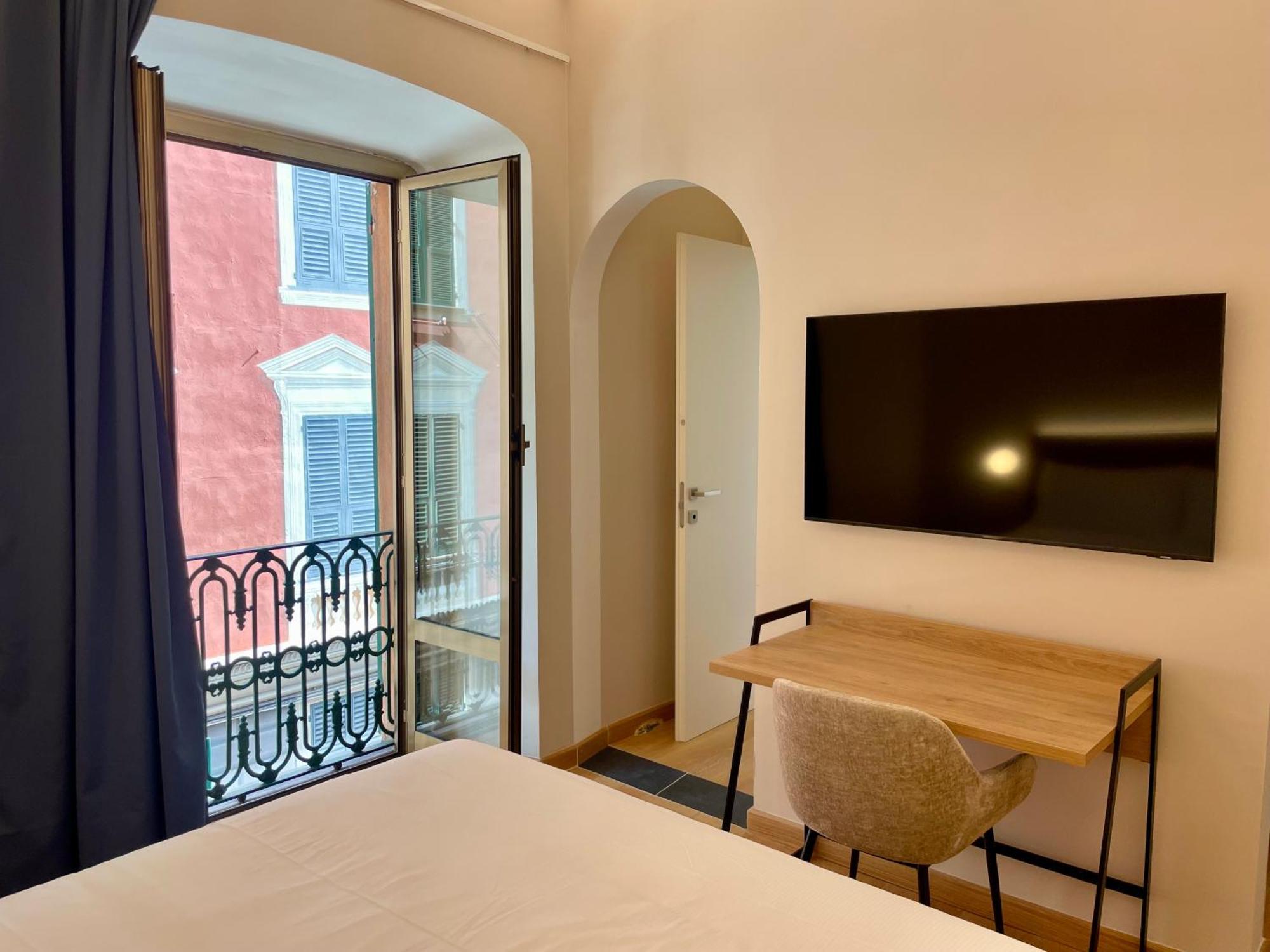 Relstay - Assarotti Suites Janov Exteriér fotografie